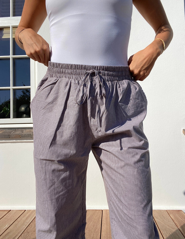 Gestreifte Hose Mokka