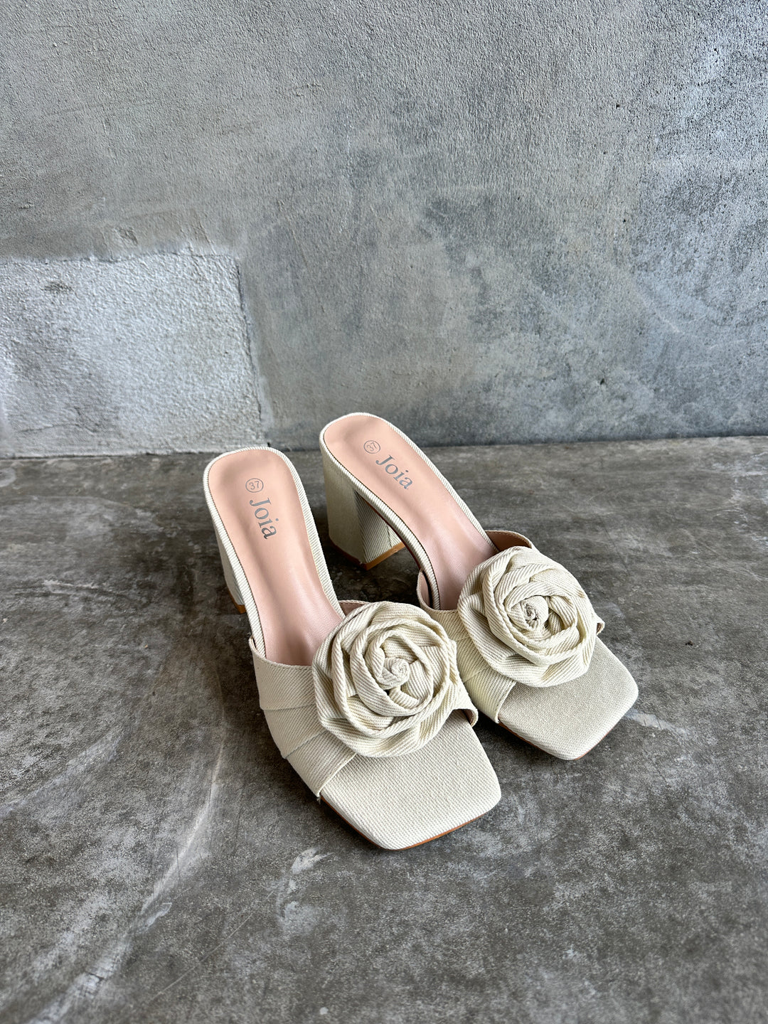 Blumen-High-Heels – Beige