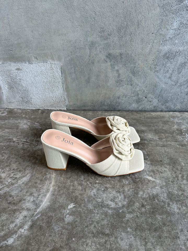 Blumen-High-Heels – Beige