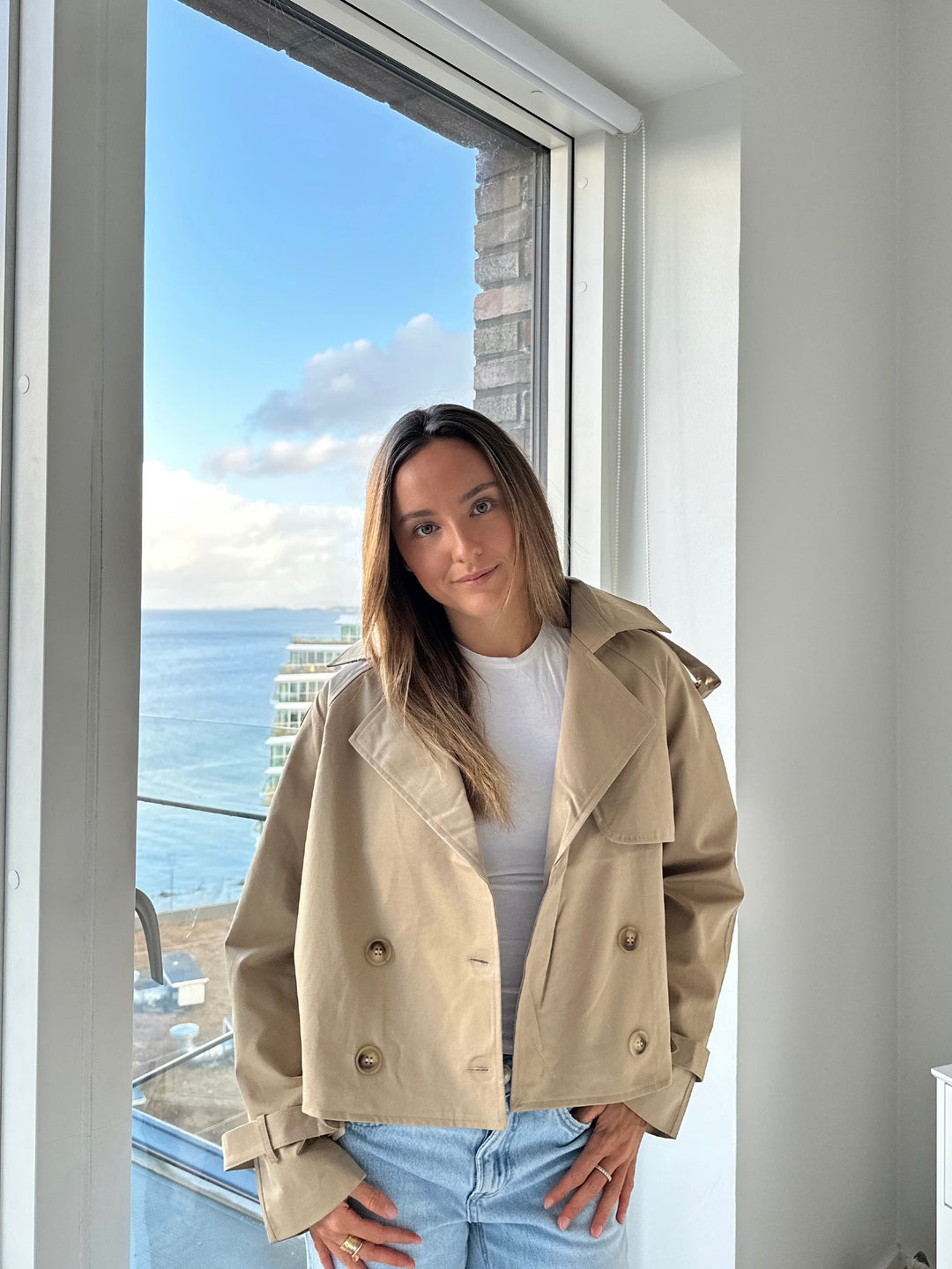 Kurzer Trenchcoat - Beige